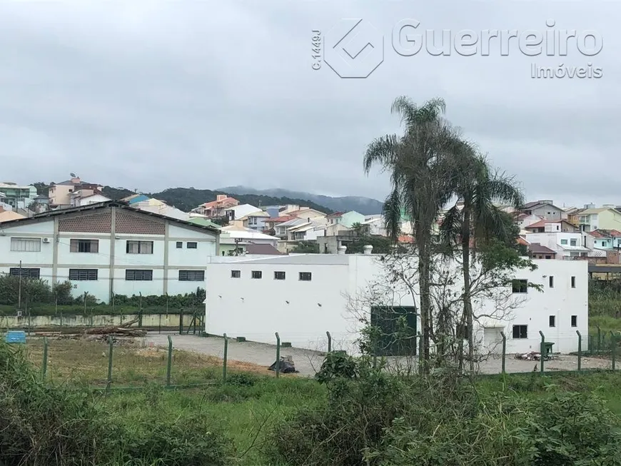 Foto 1 de Galpão/Depósito/Armazém à venda, 804m² em Forquilhinhas, São José