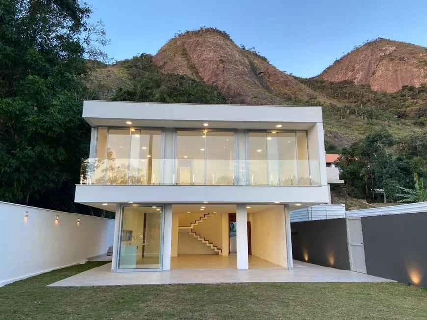 Foto 1 de Casa com 3 Quartos à venda, 148m² em Itacoatiara, Niterói