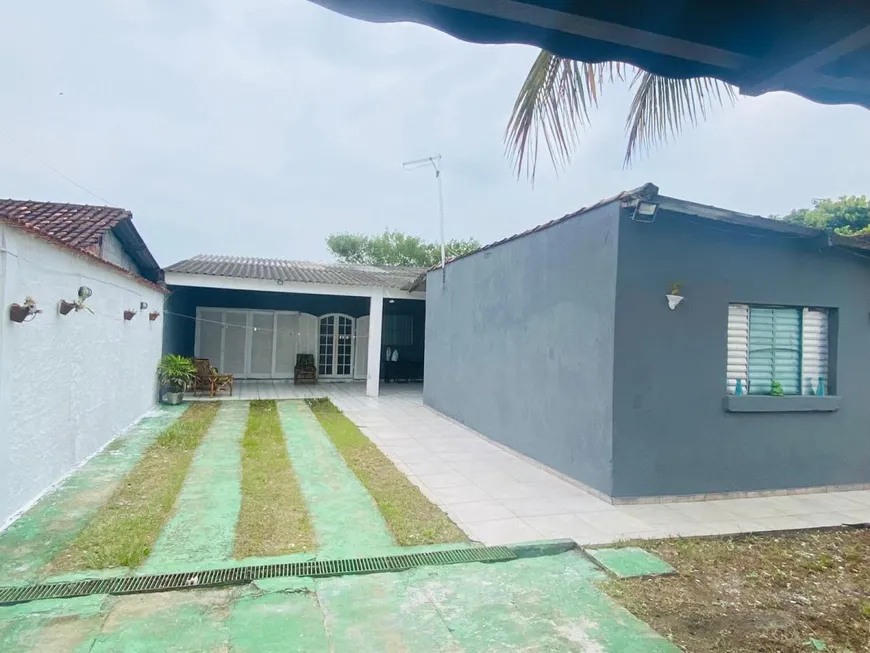 Foto 1 de Casa com 2 Quartos à venda, 74m² em Balneário Gaivota, Itanhaém
