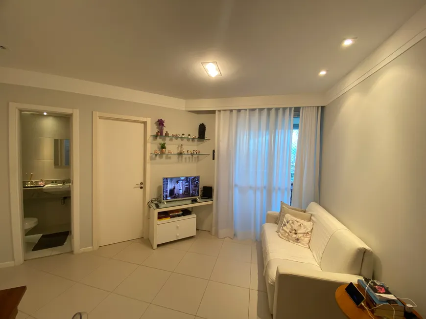 Foto 1 de Apartamento com 2 Quartos à venda, 66m² em Caminho Das Árvores, Salvador