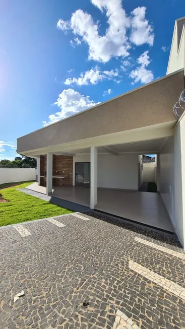 Foto 1 de Casa com 3 Quartos à venda, 278m² em Setor Faiçalville, Goiânia