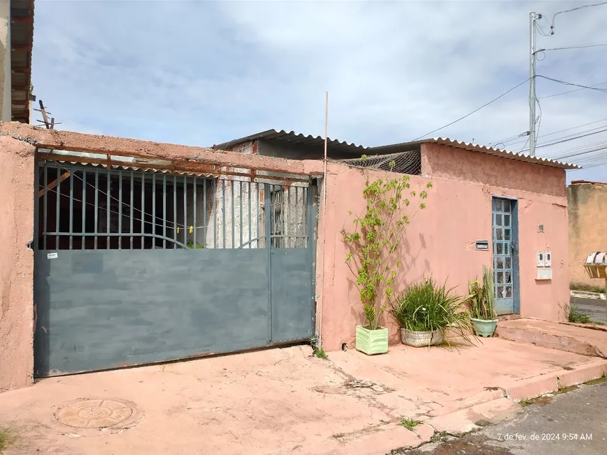 Foto 1 de Casa com 2 Quartos à venda, 70m² em Taguatinga Norte, Brasília
