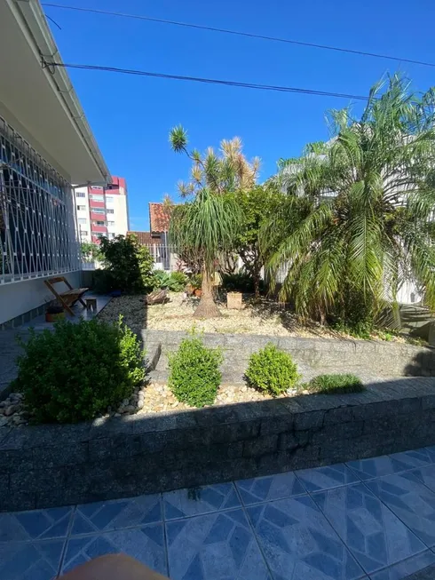 Foto 1 de Casa com 3 Quartos à venda, 115m² em Capoeiras, Florianópolis