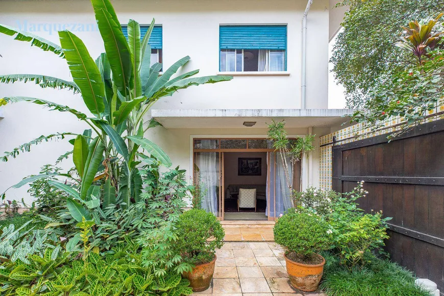 Foto 1 de Casa com 5 Quartos à venda, 320m² em Pacaembu, São Paulo
