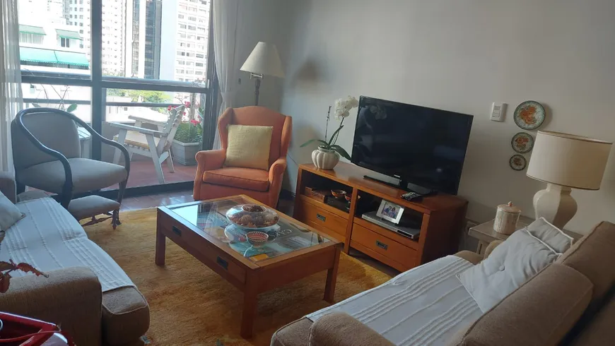 Foto 1 de Apartamento com 3 Quartos à venda, 145m² em Itaim Bibi, São Paulo