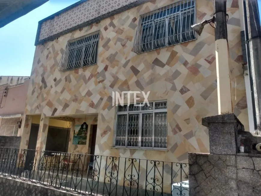 Foto 1 de Casa de Condomínio com 4 Quartos à venda, 180m² em Santa Rosa, Niterói