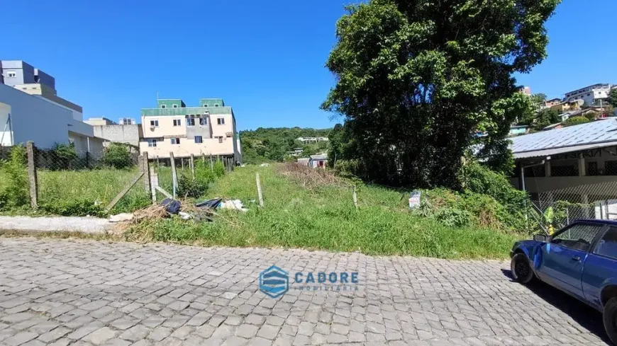 Foto 1 de Lote/Terreno à venda, 899m² em Nossa Sra. das Graças, Caxias do Sul