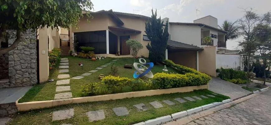 Foto 1 de Casa de Condomínio com 3 Quartos à venda, 400m² em Vila Zezé, Jacareí