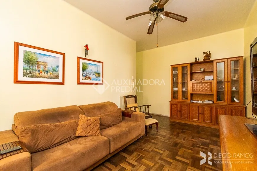 Foto 1 de Apartamento com 3 Quartos à venda, 85m² em Santa Cecília, Porto Alegre