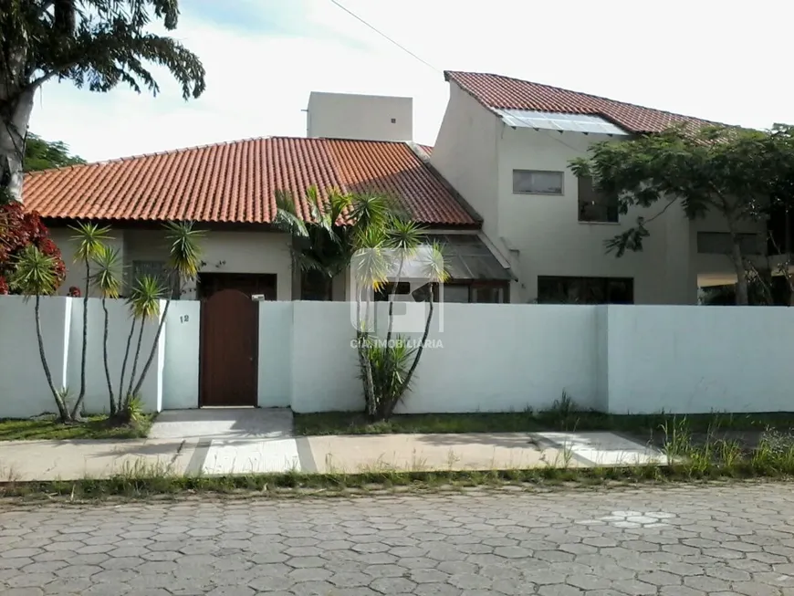 Foto 1 de Casa com 4 Quartos para alugar, 800m² em Córrego Grande, Florianópolis