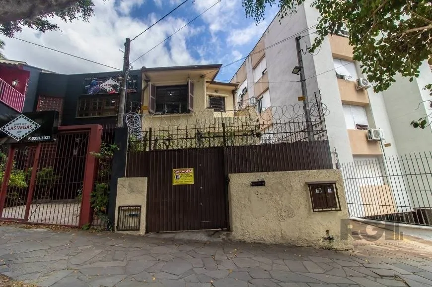 Foto 1 de Casa com 3 Quartos à venda, 147m² em Floresta, Porto Alegre