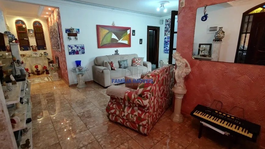 Foto 1 de Casa com 3 Quartos à venda, 150m² em Vila Cascatinha, São Vicente