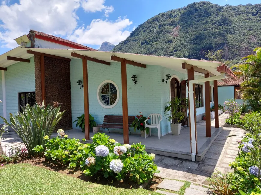 Foto 1 de Casa com 5 Quartos à venda, 350m² em Granja Comary, Teresópolis
