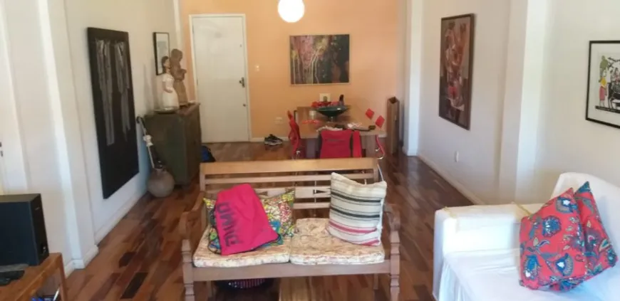 Foto 1 de Apartamento com 3 Quartos à venda, 132m² em Castelanea, Petrópolis