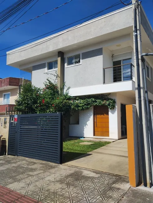 Foto 1 de Casa com 3 Quartos para alugar, 120m² em Campeche, Florianópolis