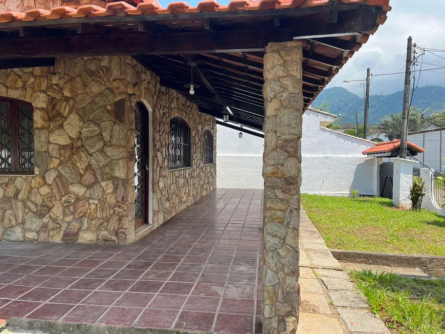 Foto 1 de Casa com 3 Quartos à venda, 720m² em Cantagalo, Guapimirim