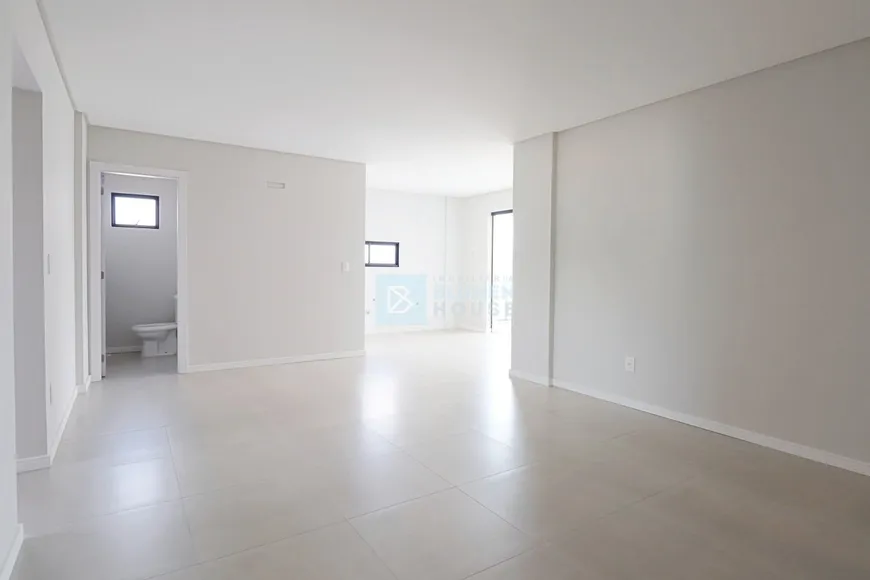 Foto 1 de Apartamento com 3 Quartos à venda, 105m² em Perequê, Porto Belo