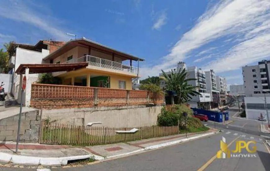 Foto 1 de Casa com 2 Quartos à venda, 240m² em Pioneiros, Balneário Camboriú