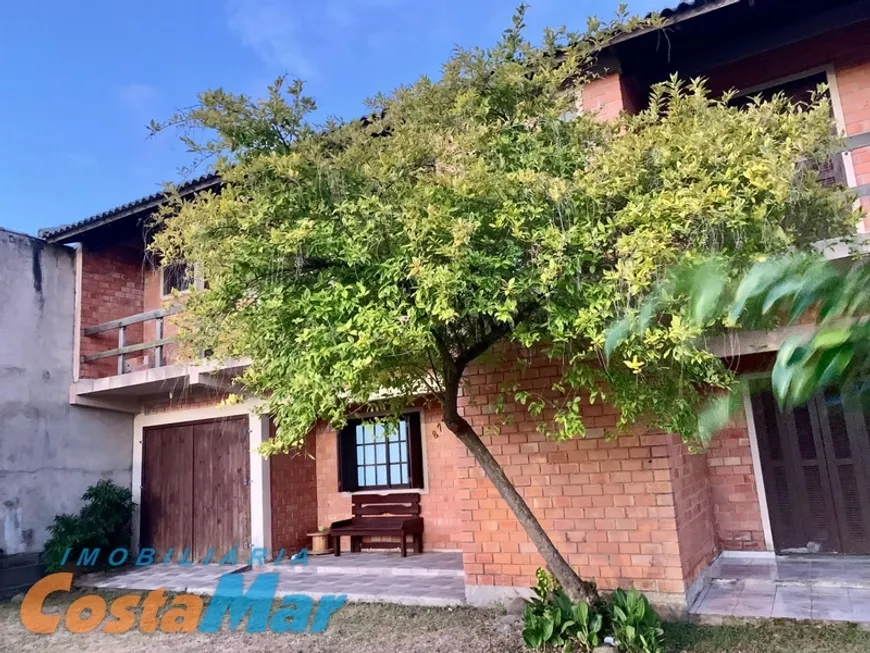 Foto 1 de Casa com 5 Quartos à venda, 120m² em Cruzeiro do Sul II, Tramandaí