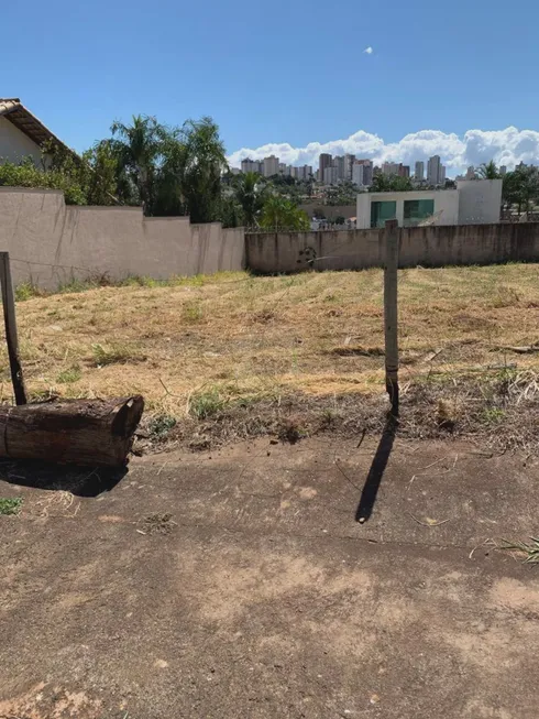 Foto 1 de Lote/Terreno à venda, 1095m² em Altamira, Uberlândia