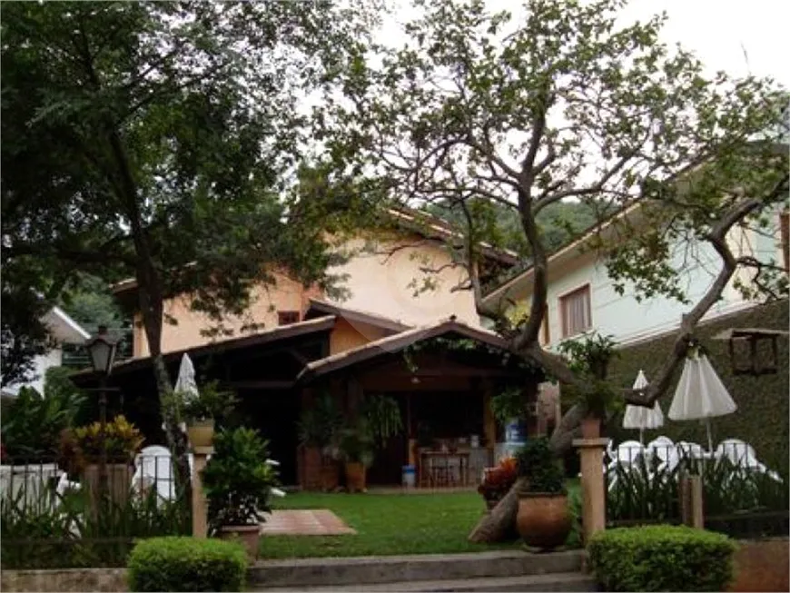 Foto 1 de Casa com 6 Quartos à venda, 301m² em Alto de Pinheiros, São Paulo