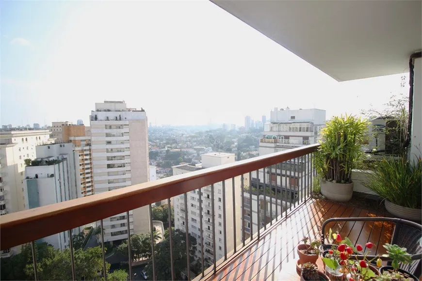 Foto 1 de Cobertura com 4 Quartos à venda, 370m² em Higienópolis, São Paulo