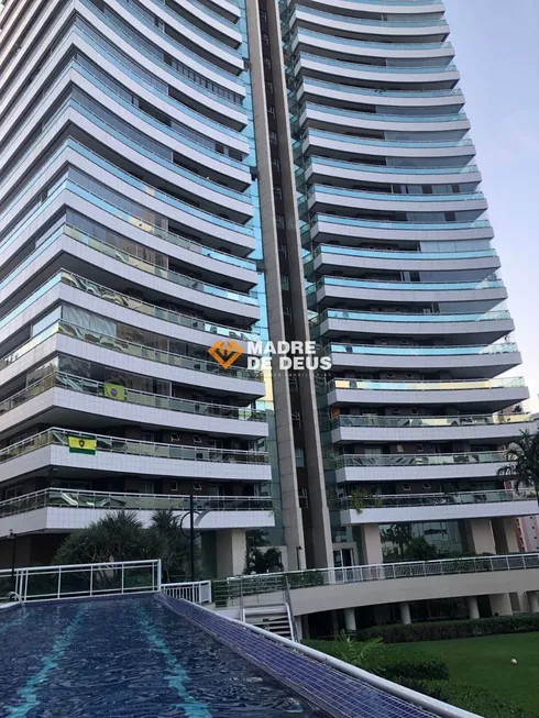 Foto 1 de Apartamento com 4 Quartos à venda, 259m² em Meireles, Fortaleza