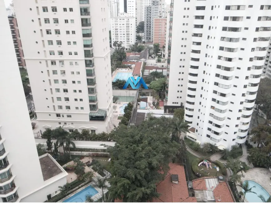 Foto 1 de Apartamento com 4 Quartos à venda, 196m² em Campo Belo, São Paulo