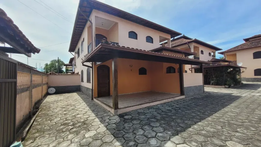 Foto 1 de Casa com 2 Quartos à venda, 200m² em Costazul, Rio das Ostras