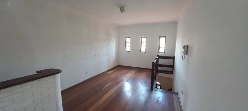 Foto 1 de Casa com 3 Quartos para alugar, 100m² em Vila Universitária, São Paulo