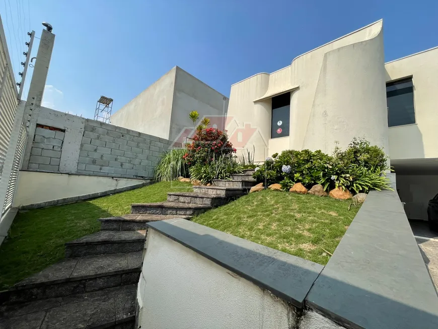 Foto 1 de Sobrado com 3 Quartos à venda, 276m² em Jardim São Caetano, São Caetano do Sul