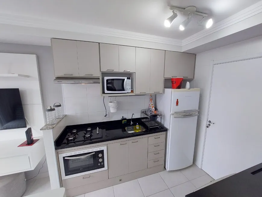 Foto 1 de Apartamento com 1 Quarto para alugar, 30m² em Ferreira, São Paulo