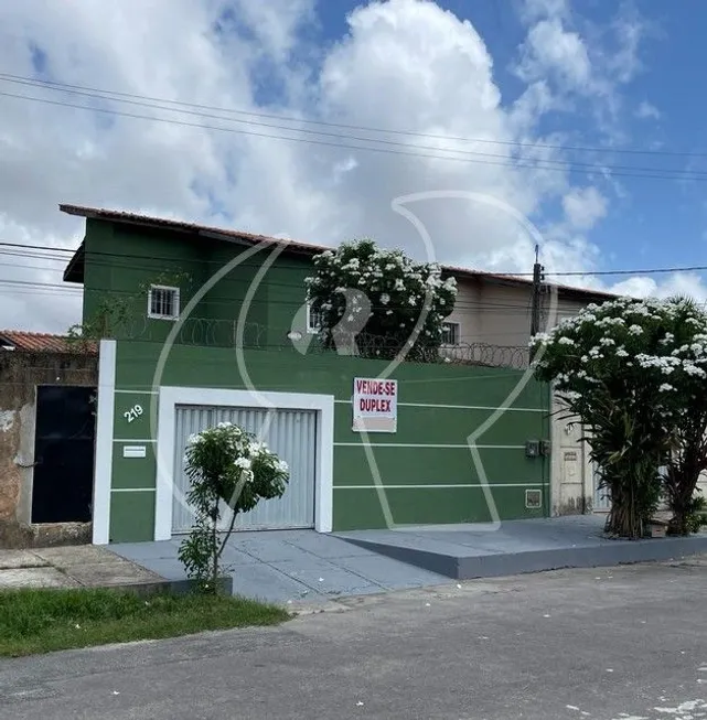 Foto 1 de Casa com 2 Quartos à venda, 100m² em Cidade dos Funcionários, Fortaleza