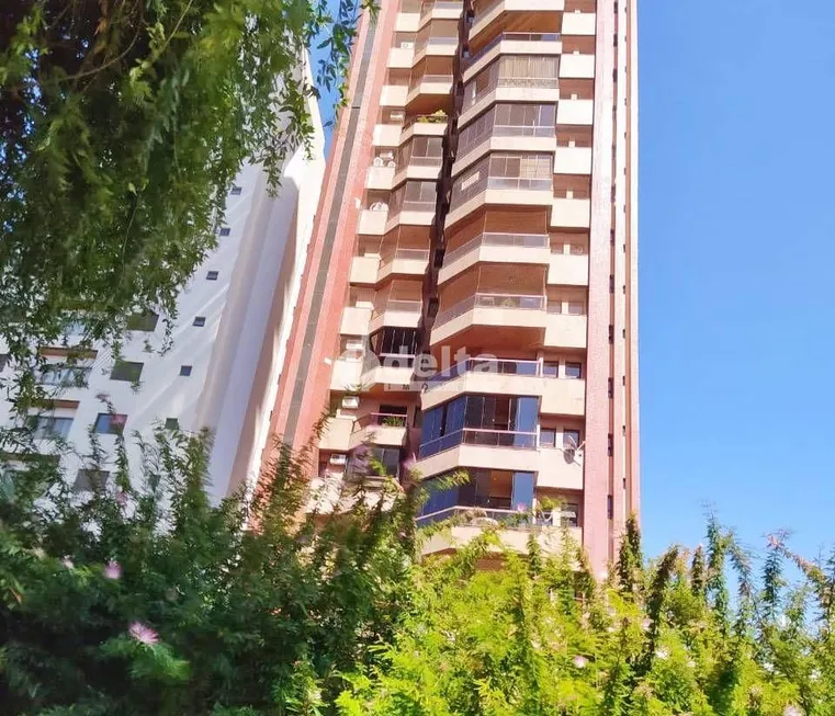 Foto 1 de Apartamento com 5 Quartos à venda, 440m² em Centro, Uberlândia