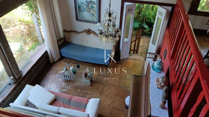 Foto 1 de Casa com 4 Quartos à venda, 250m² em Ouro Velho Mansões, Nova Lima