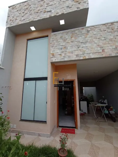 Foto 1 de Casa com 3 Quartos à venda, 117m² em Setor das Nacões, Goiânia