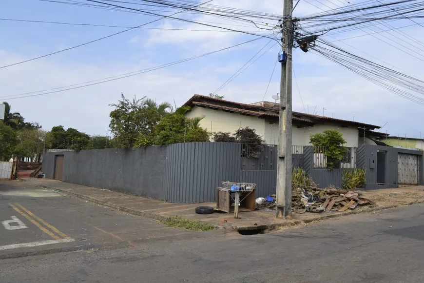 Foto 1 de Casa com 3 Quartos à venda, 200m² em Vila João Luiz de Oliveira, Anápolis