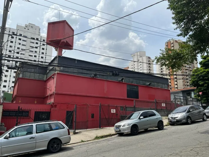 Foto 1 de Galpão/Depósito/Armazém para alugar, 636m² em Vila Hamburguesa, São Paulo