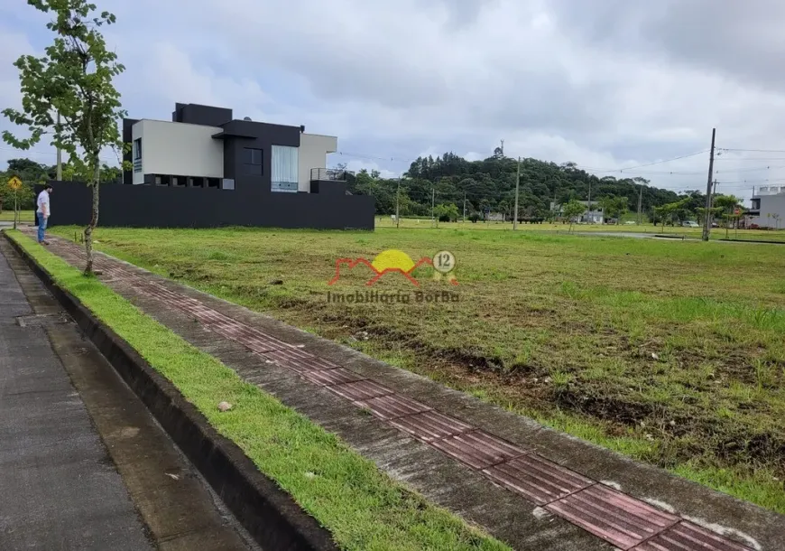 Foto 1 de Lote/Terreno à venda, 240m² em Itinga, Araquari