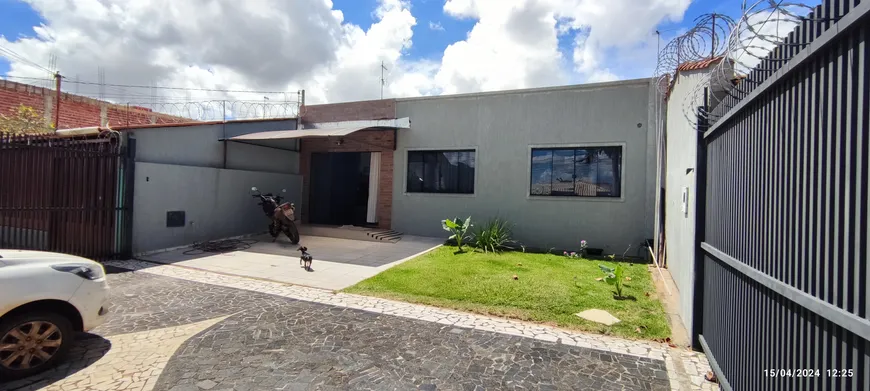 Foto 1 de Casa com 4 Quartos à venda, 300m² em Taguatinga Sul, Brasília