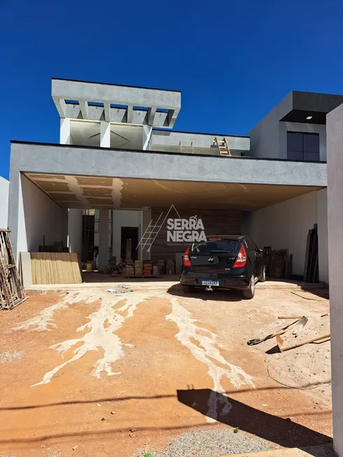 Foto 1 de Casa de Condomínio com 3 Quartos à venda, 280m² em Setor Habitacional Vicente Pires, Brasília