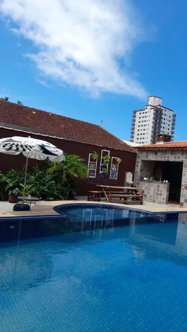 Foto 1 de Casa com 4 Quartos à venda, 450m² em Solemar, Praia Grande