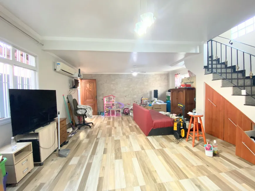 Foto 1 de Casa com 3 Quartos à venda, 150m² em Vila Cascatinha, São Vicente