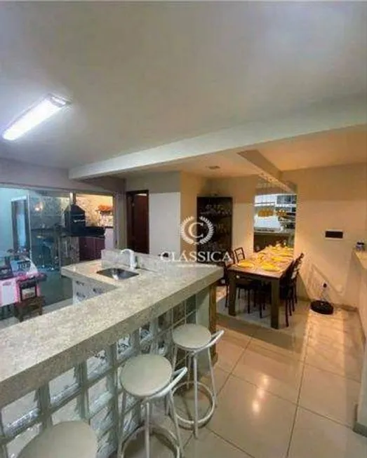 Foto 1 de Casa com 2 Quartos à venda, 130m² em Vitória, Belo Horizonte