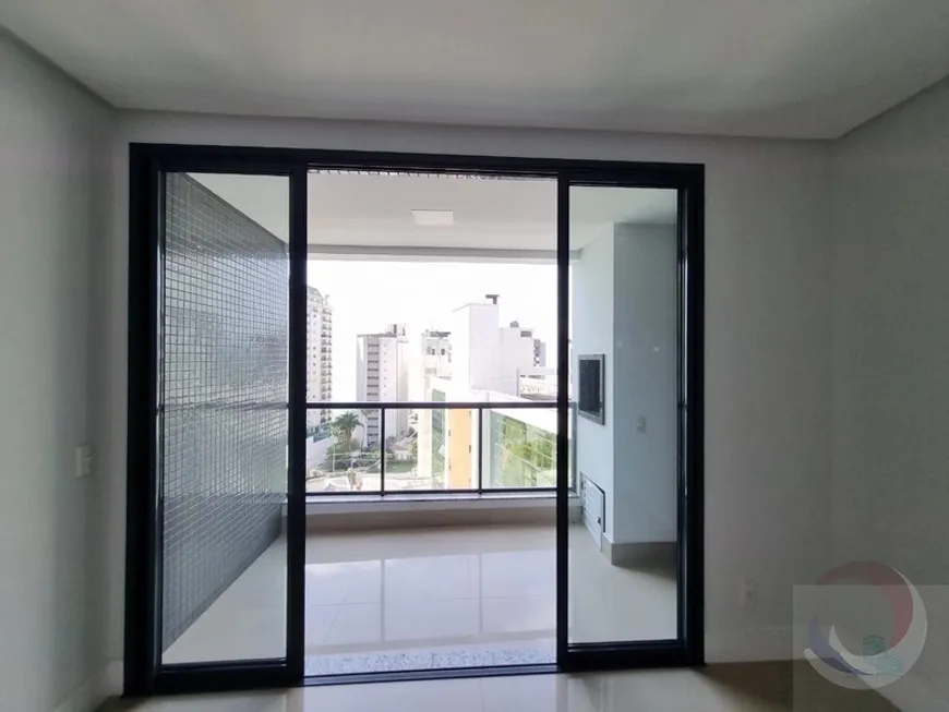 Foto 1 de Apartamento com 2 Quartos à venda, 87m² em Beira Mar, Florianópolis