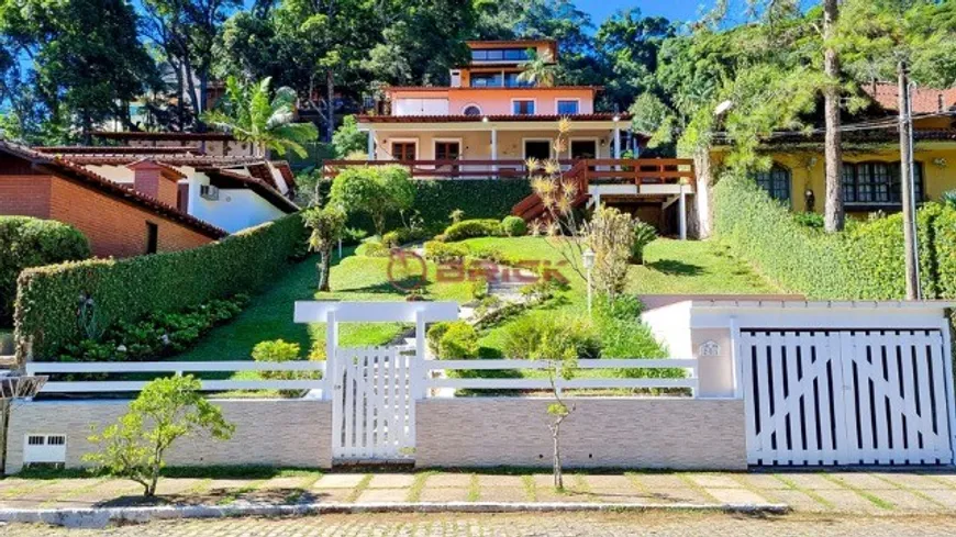 Foto 1 de Casa de Condomínio com 4 Quartos à venda, 285m² em Carlos Guinle, Teresópolis