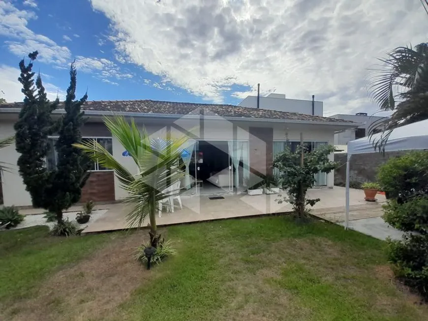 Foto 1 de Casa com 2 Quartos para alugar, 110m² em Campeche, Florianópolis