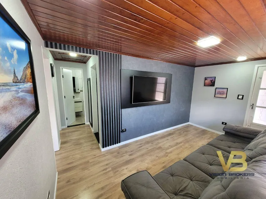 Foto 1 de Casa com 2 Quartos à venda, 74m² em Xaxim, Curitiba