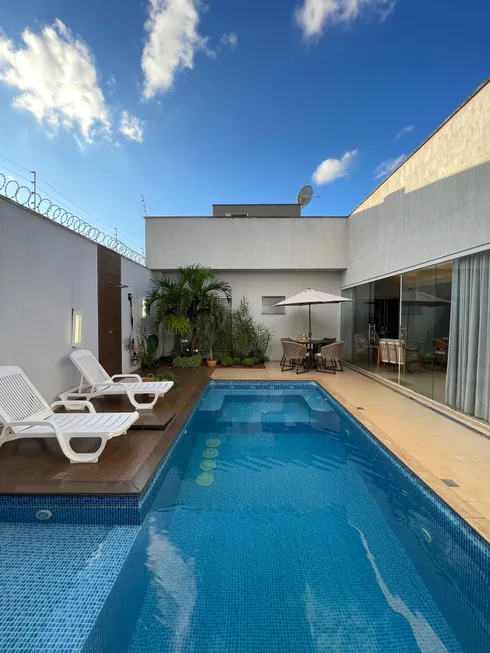 Foto 1 de Casa com 3 Quartos à venda, 234m² em Residencial Interlagos, Rio Verde