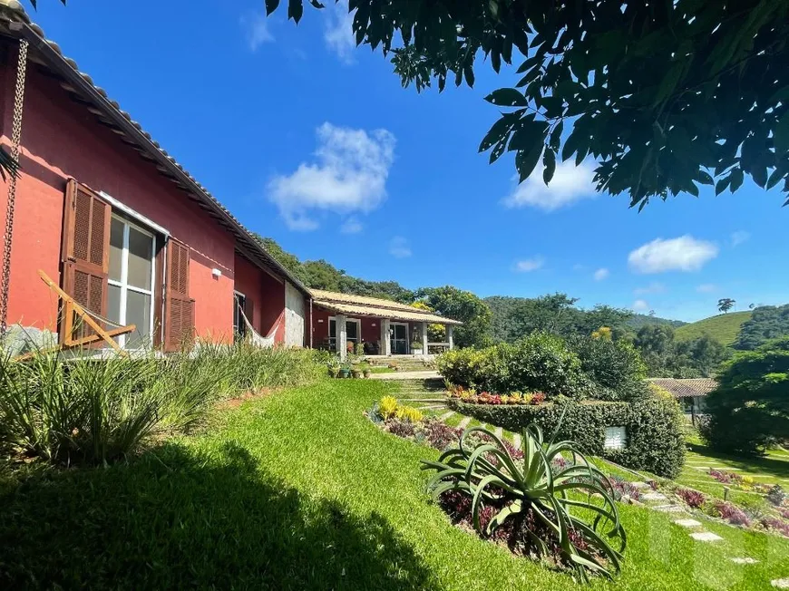 Foto 1 de Casa de Condomínio com 5 Quartos à venda, 8600m² em Vale das Videiras, Petrópolis